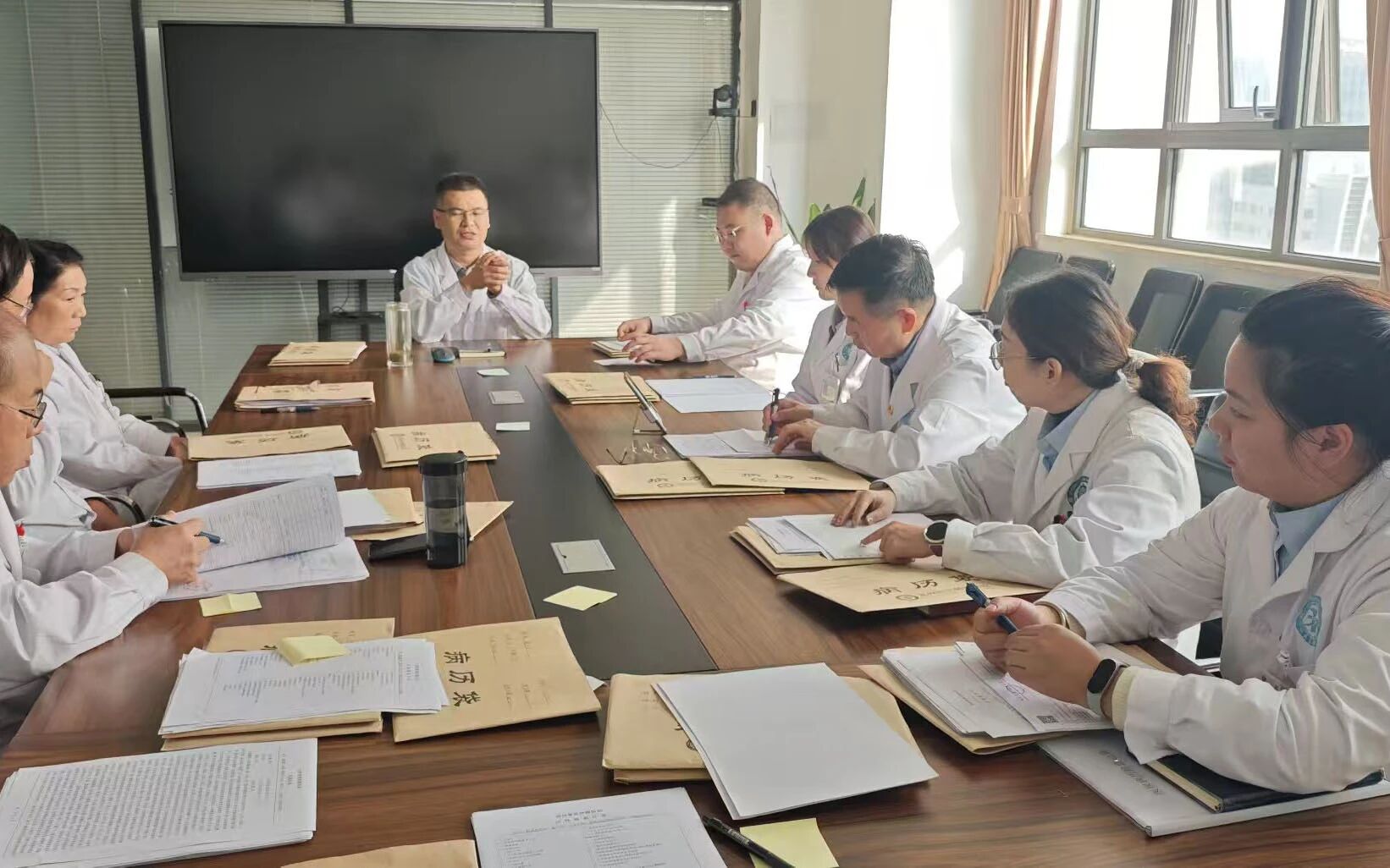严抓病历质控 筑牢安全防线|郑州誉美肿瘤医院召开本月度病历质评会工作，共筑医疗质量防线
