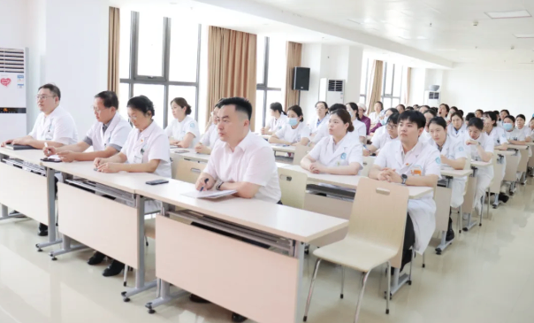 复盘总结促提升 砥砺奋进谱新篇&mdash;&mdash;郑州誉美肿瘤医院2026年上半年医疗医保护理工作会议暨表彰大会圆满召开